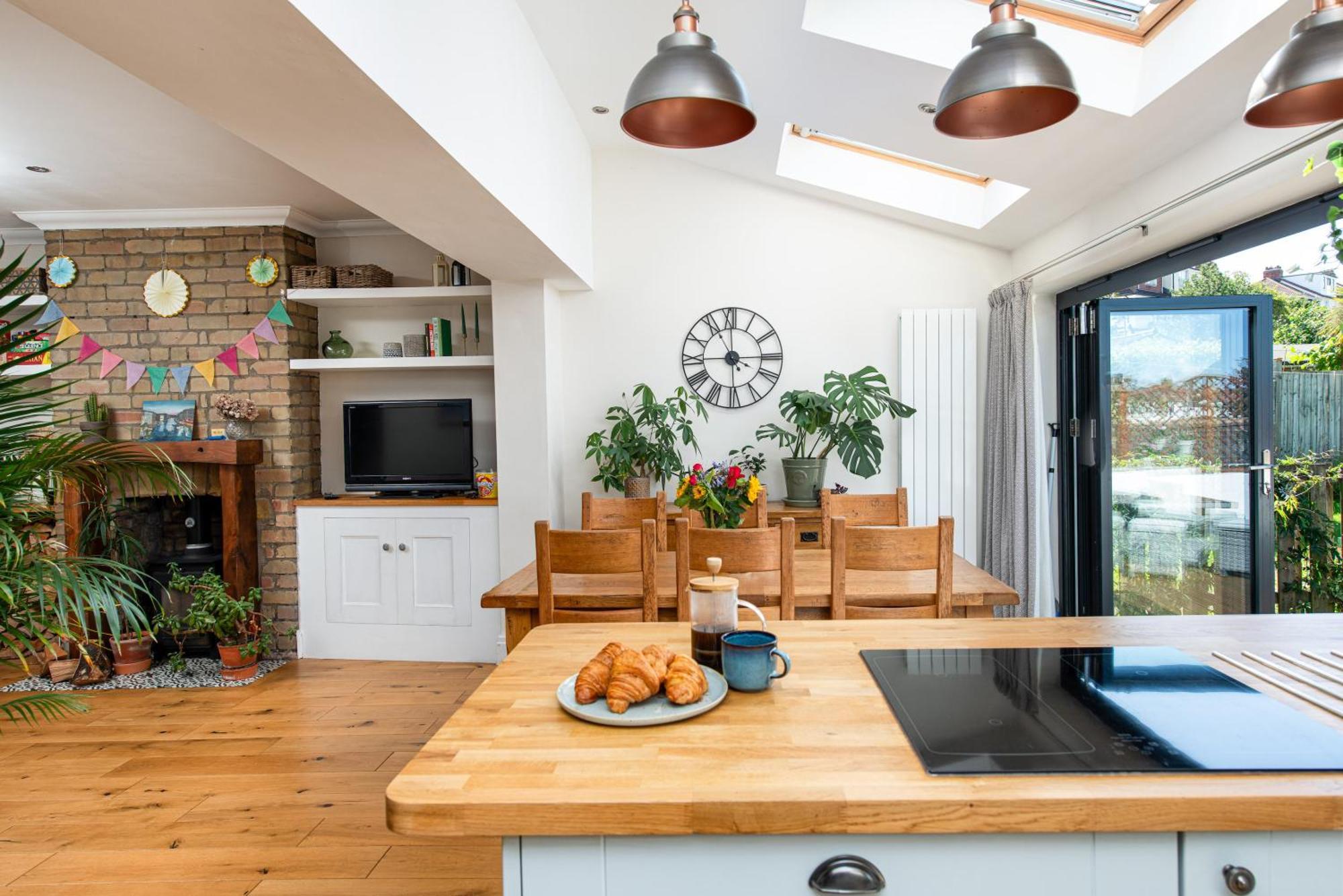 Charming Family Home With Stoves, Garden & Parking Bristol Ngoại thất bức ảnh