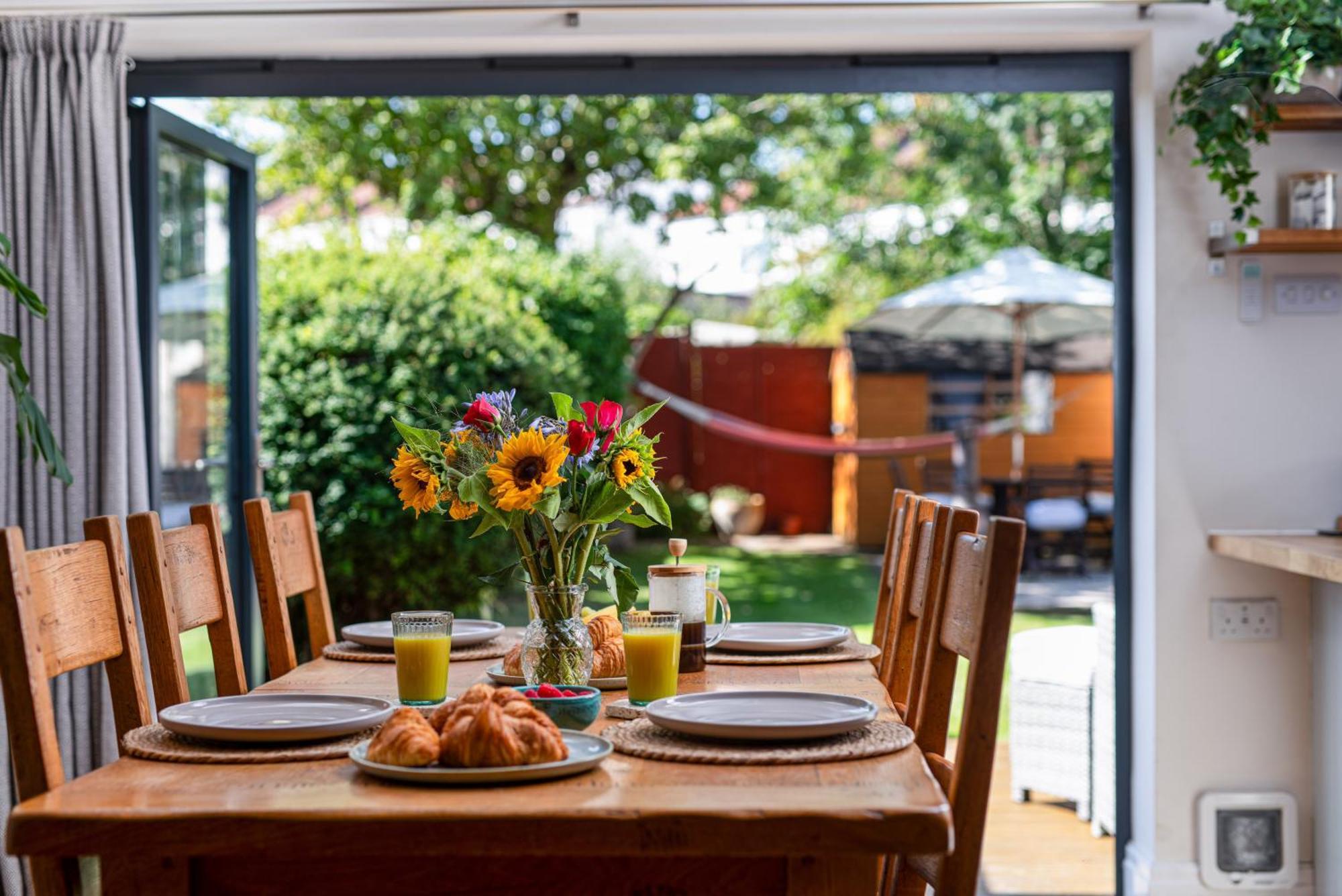 Charming Family Home With Stoves, Garden & Parking Bristol Ngoại thất bức ảnh